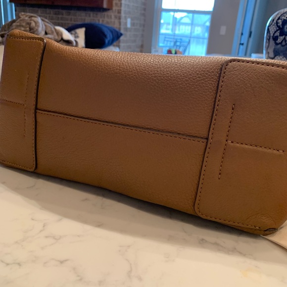 Used-excellent condition Tory Burch Perry Bag - Picture 5 of 8